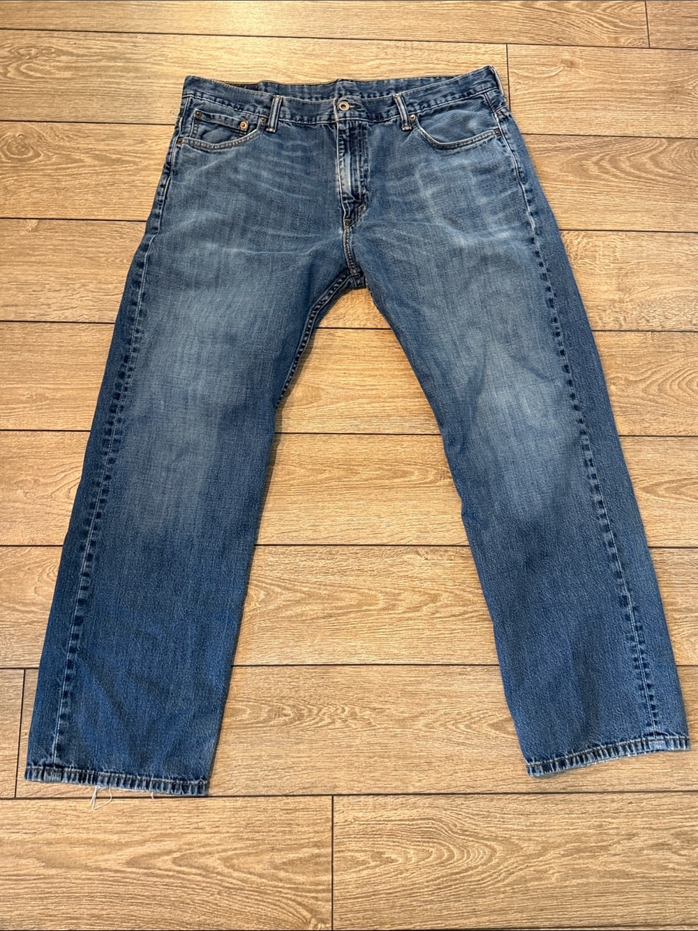 Levi's Straight Jeans in Faded Blue Wash 100% Cotton 36x32